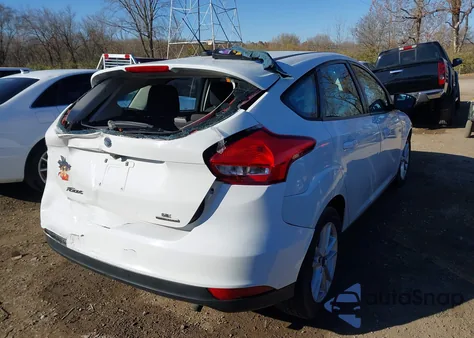 2015 Ford Focus Se z USA, uszkodzony, nr VIN 1FADP3K22FL233291